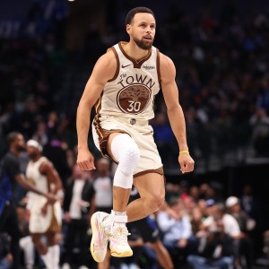 世界杯直播在线观看-科尔：库里膝盖仍会感到不适但并无大碍 希望他能出战爵士